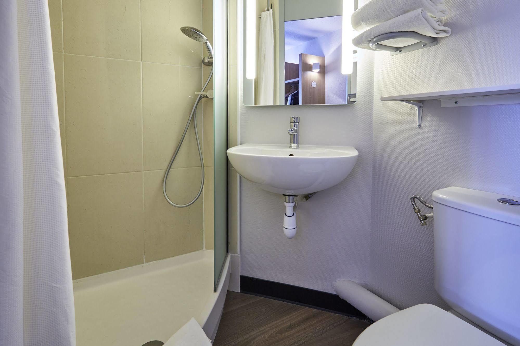 B&B Hotel Colmar Vignobles Ouest วินเซินไฮม์ ภายนอก รูปภาพ