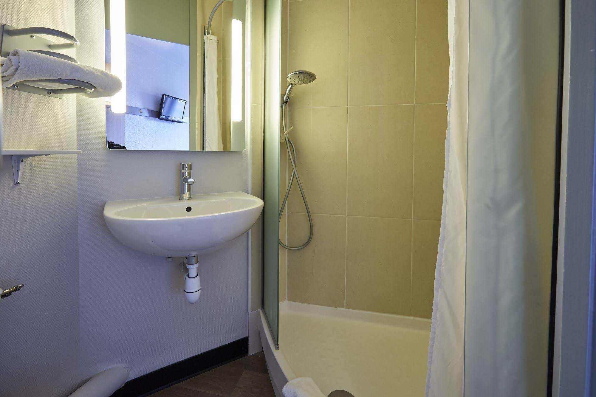 B&B Hotel Colmar Vignobles Ouest วินเซินไฮม์ ภายนอก รูปภาพ
